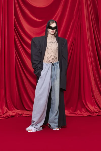 Look 32